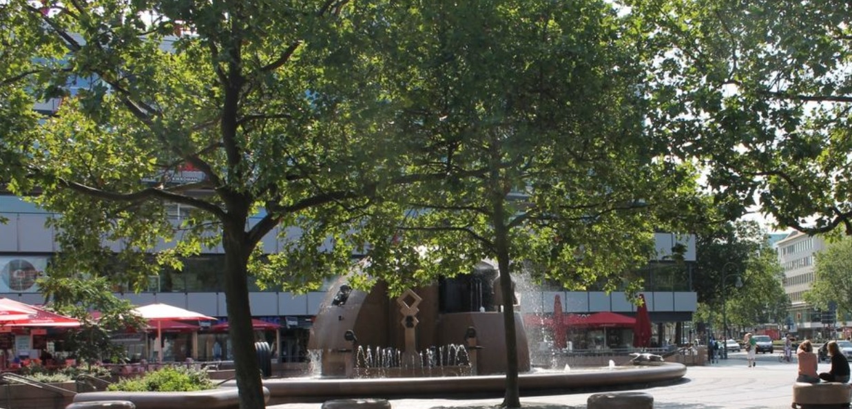 Der Weltkugelbrunnen auf dem Breitscheidplatz.

Bild: BACW/Brühl